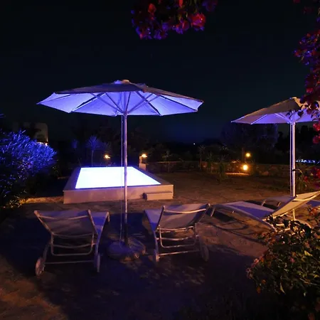 Blue Xenia - 3 Tatil Evi *