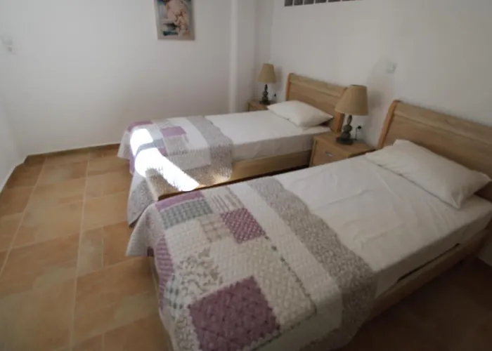 Blue Xenia - 3 Chrisi Akti (Paros)